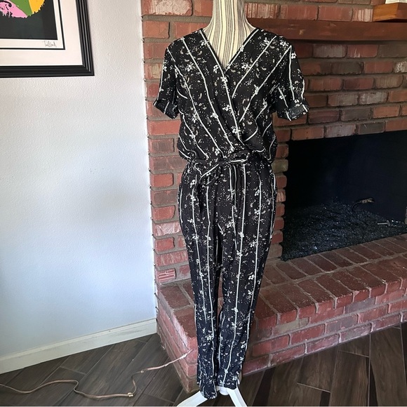 Yaya Women Pants - Yaya Women Floral Jumpsuit in Black Sz M